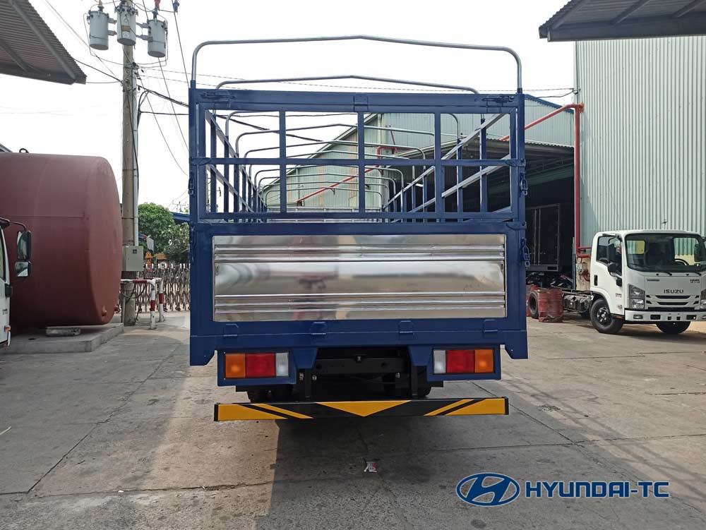 phia_sau_thung_mui_bat_xe_mighty 110xl